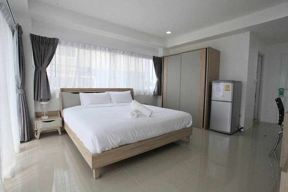 Living by Grace, Room, photo 5