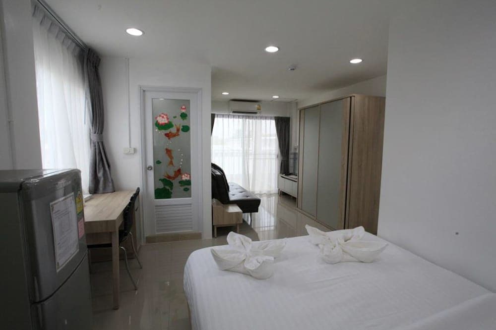 Living by Grace, Room, photo 2