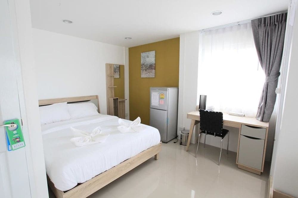 Living by Grace, Room, photo 3