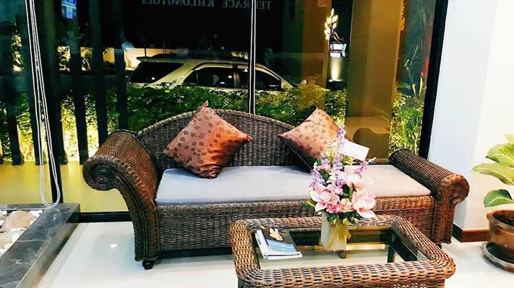 The Terrace Khlongtoei, Lobby sitting area, photo 4
