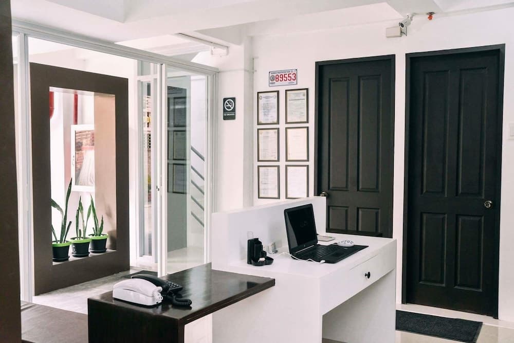 The Strand Suites and Dormitel, Reception, photo 2