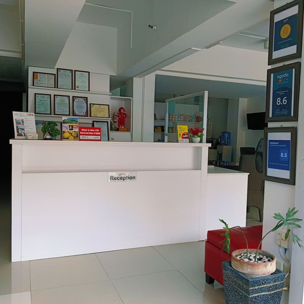 The Strand Suites and Dormitel, Reception, photo 5