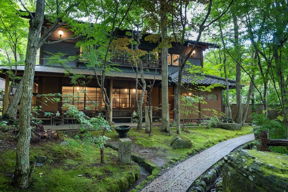 Nihon No Ashitaba, Reception, photo 2