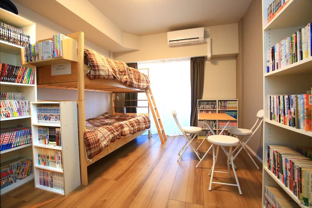 2500 Comics Room, Room, photo 4