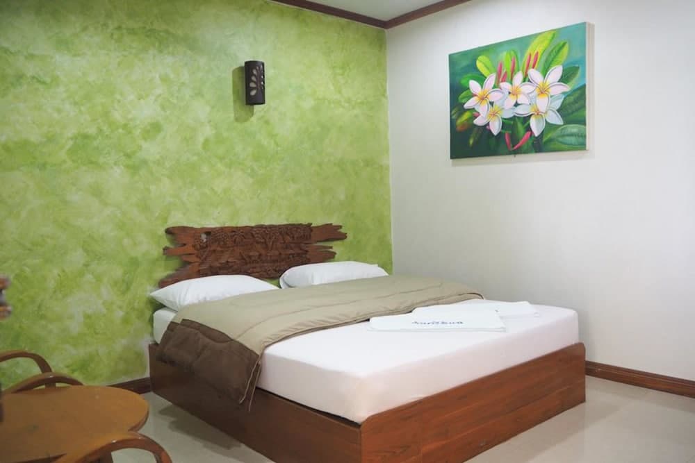 Country Inn 304, Room, photo 4