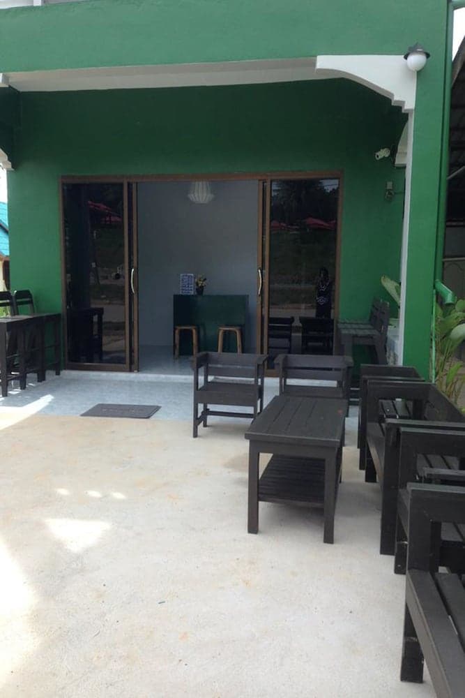 Wayla Hostel - Adults Only, Lobby sitting area, photo 2