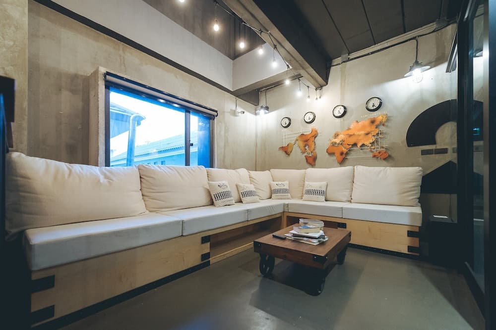 WesTory - Hostel, Lobby sitting area, photo 3