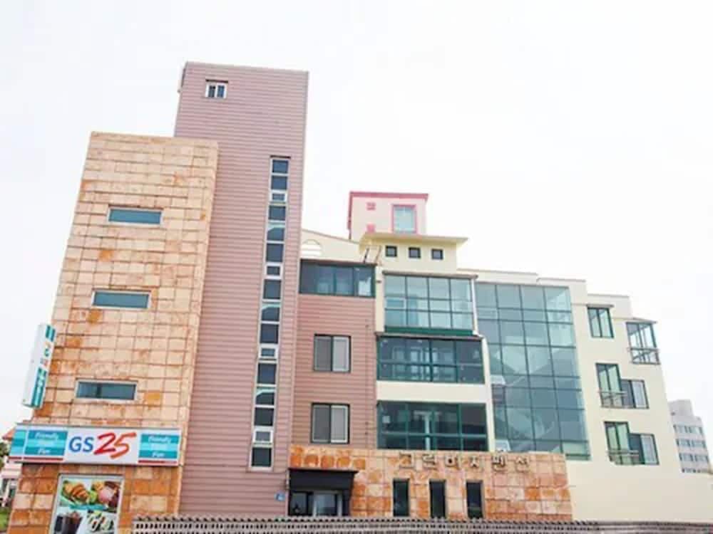 그린비치펜션 기본 이미지 사진 1