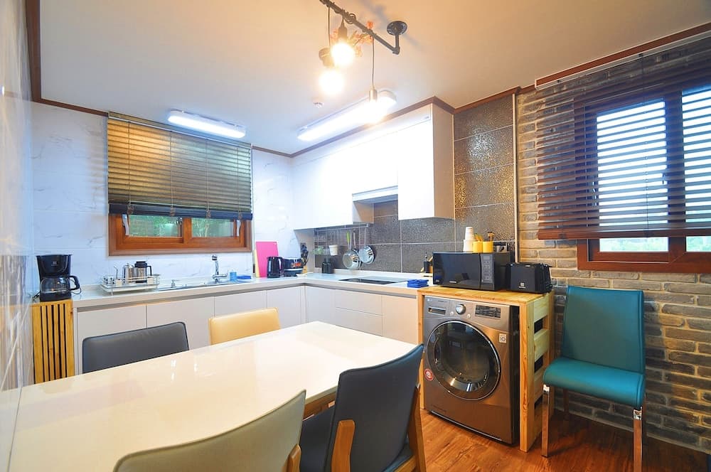 NonilSO Private Pension, In-room dining, photo 5