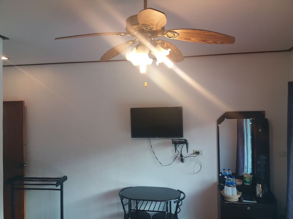 Ingphupha Resort and Restaurant, Room amenity, photo 5