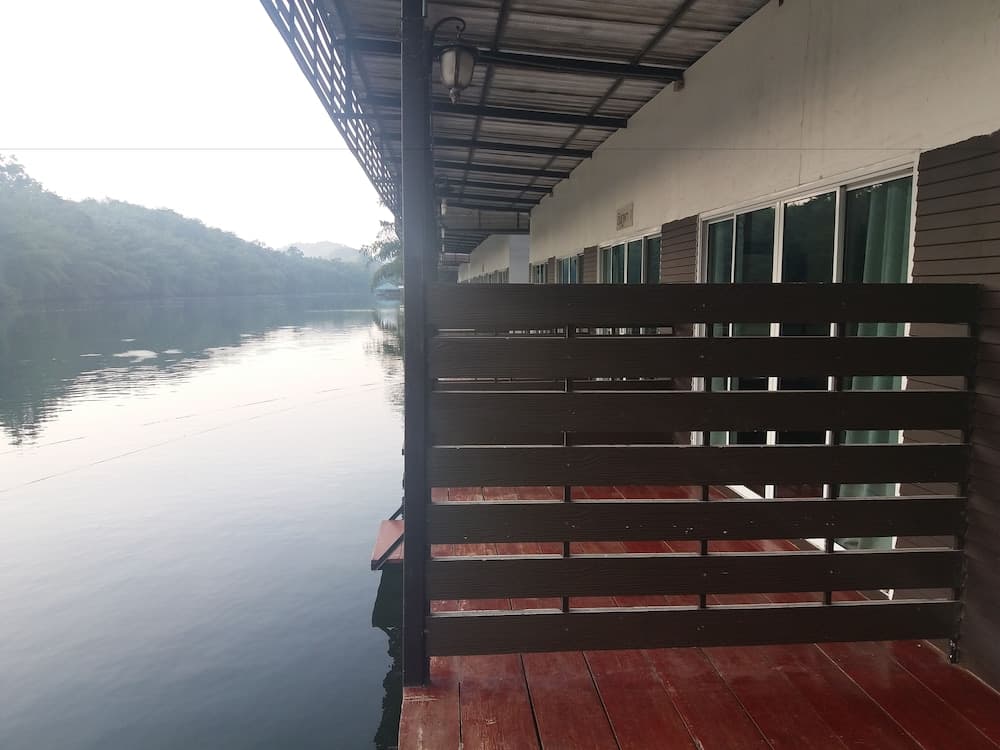 Ingphupha Resort and Restaurant, Terrace/patio, photo 4