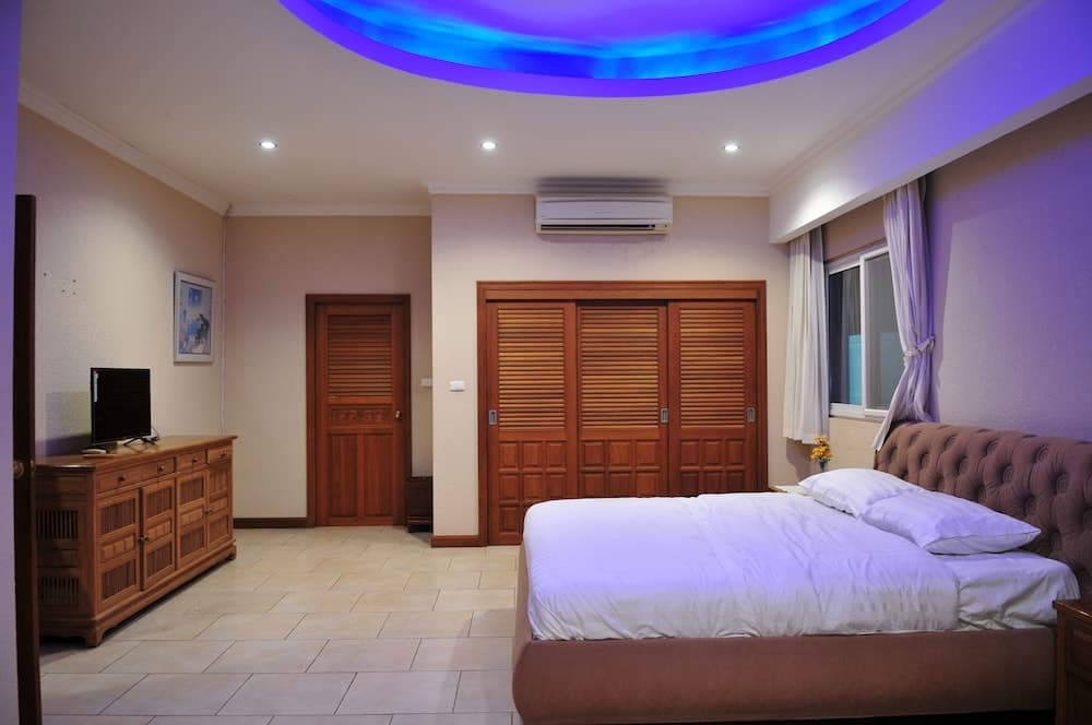 Blue Lagoon Pool Villa, Room, photo 3