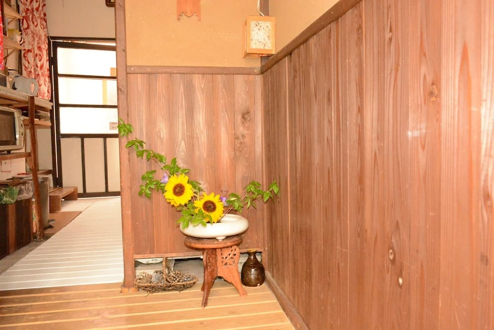 Guesthouse Bon, Interior entrance, photo 2