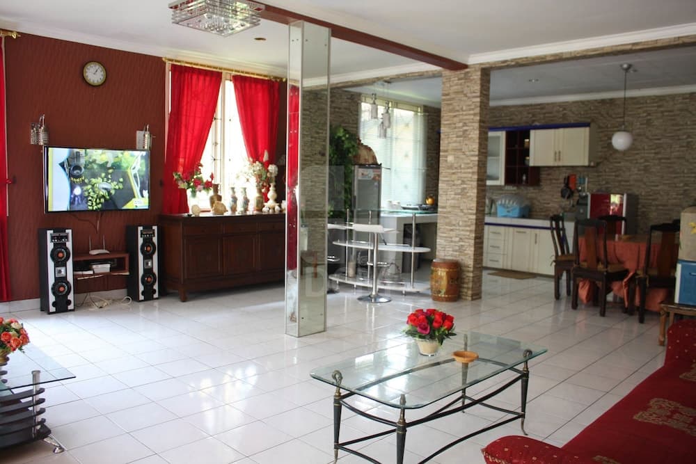 Villa Kota Bunga Sakura, Room, photo 5