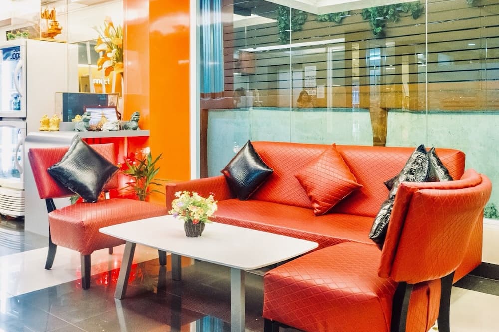 The Konnect Hotel, Lobby sitting area, photo 3