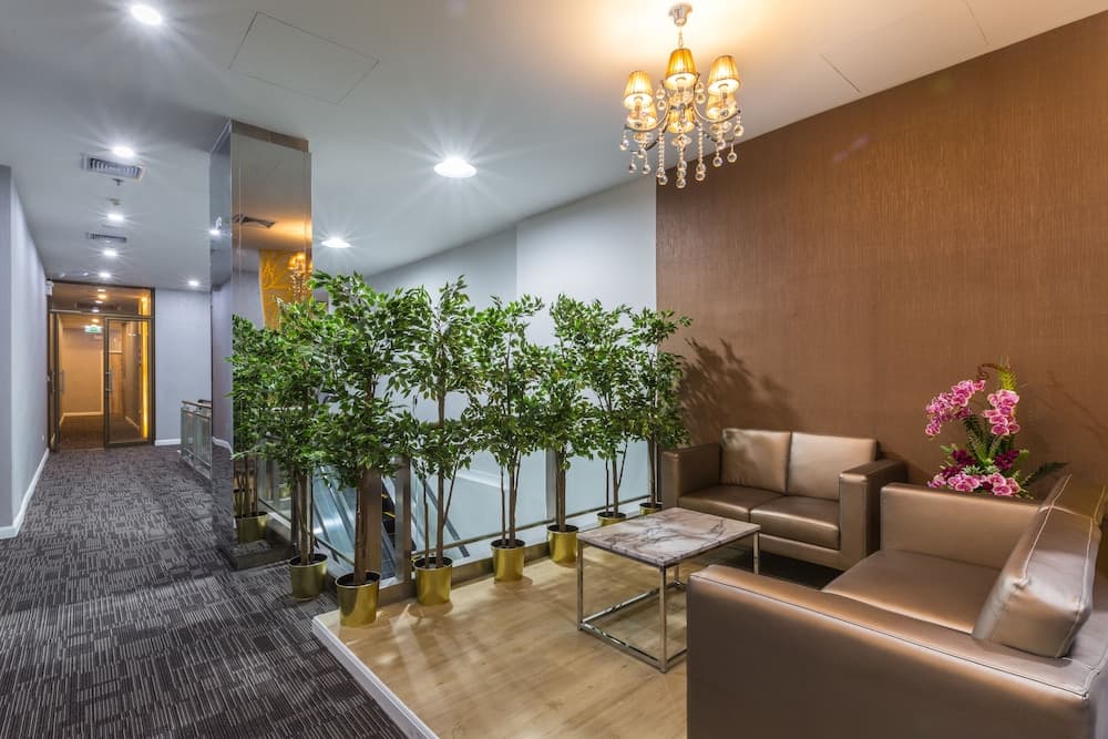 Leela Orchid Hotel, Lobby sitting area, photo 2