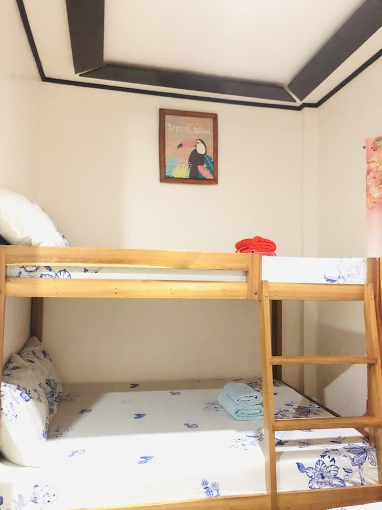 Lolo Bob's Bed And Breakfast, Room, photo 3