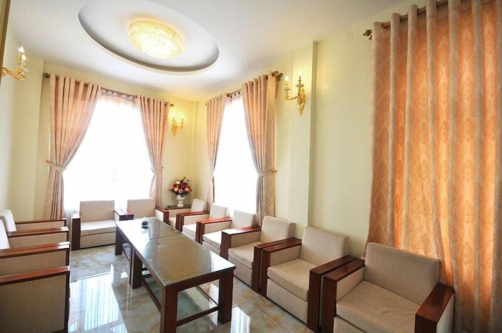 Thuan Thanh Hotel, Lobby sitting area, photo 2