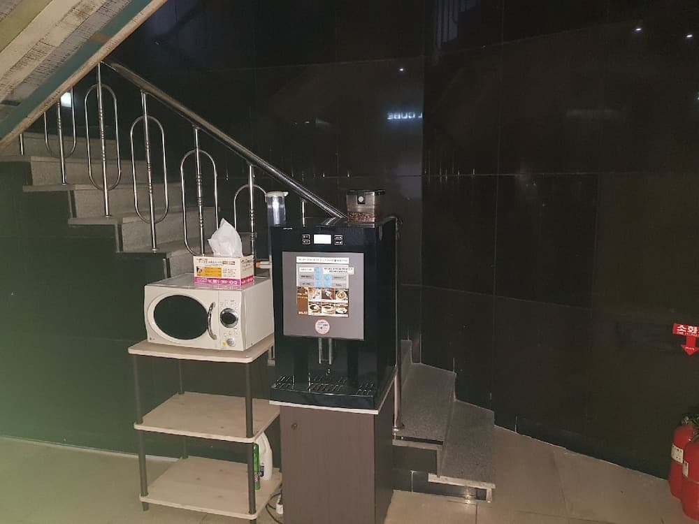 큐브 호텔 로비 사진 3