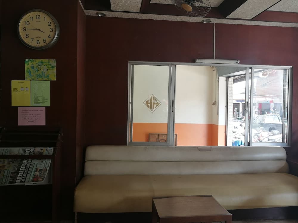 Ho Fah Hotel, Lobby sitting area, photo 4