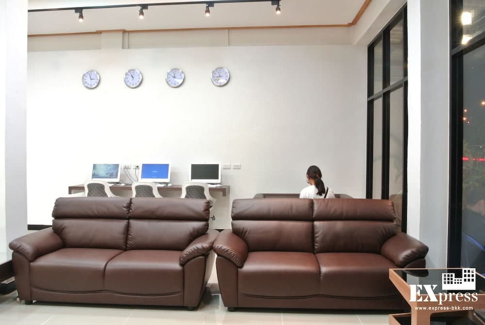 Express Hostel, Lobby sitting area, photo 3