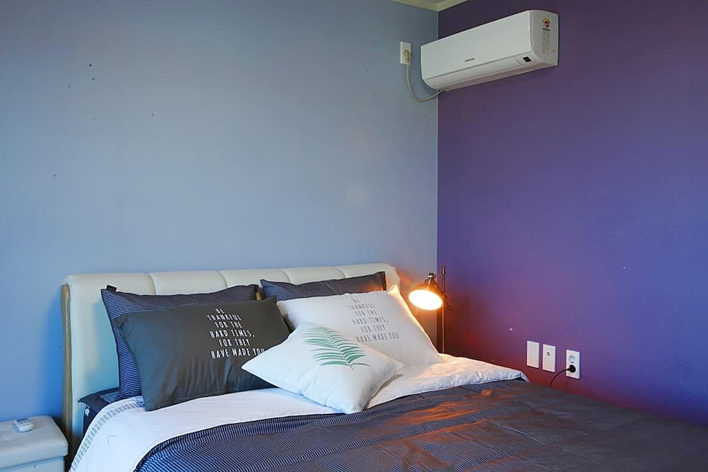 Rest of May, Room, photo 5