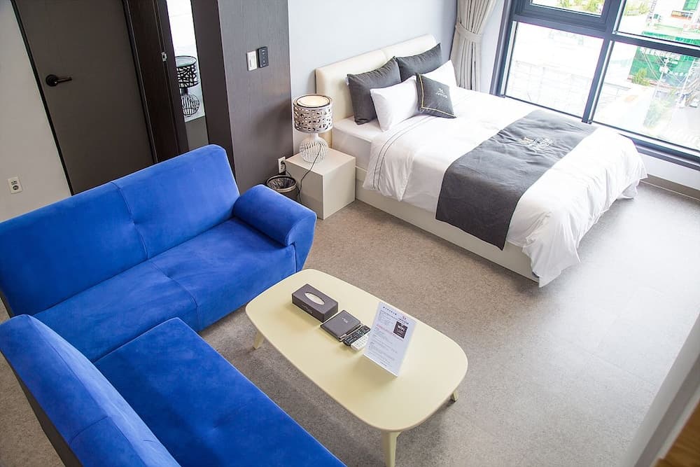 Shine Hotel, Primary image, photo 1