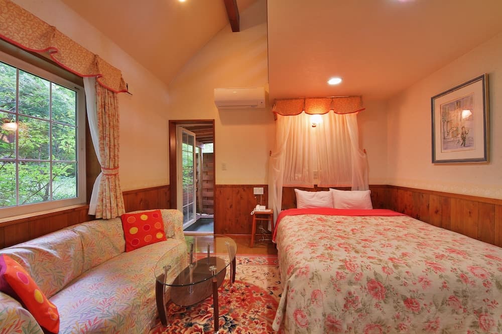 One More Time, Room, photo 4
