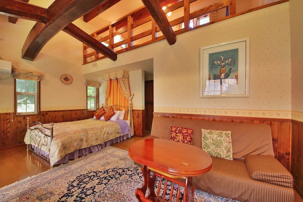 One More Time, Room, photo 3