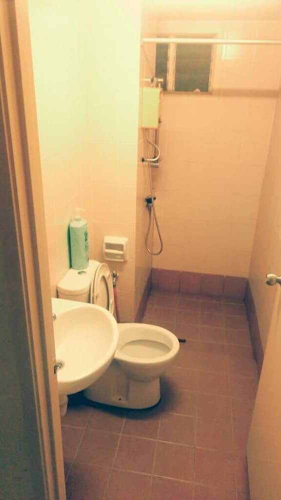 Basith Condo, Bathroom, photo 4