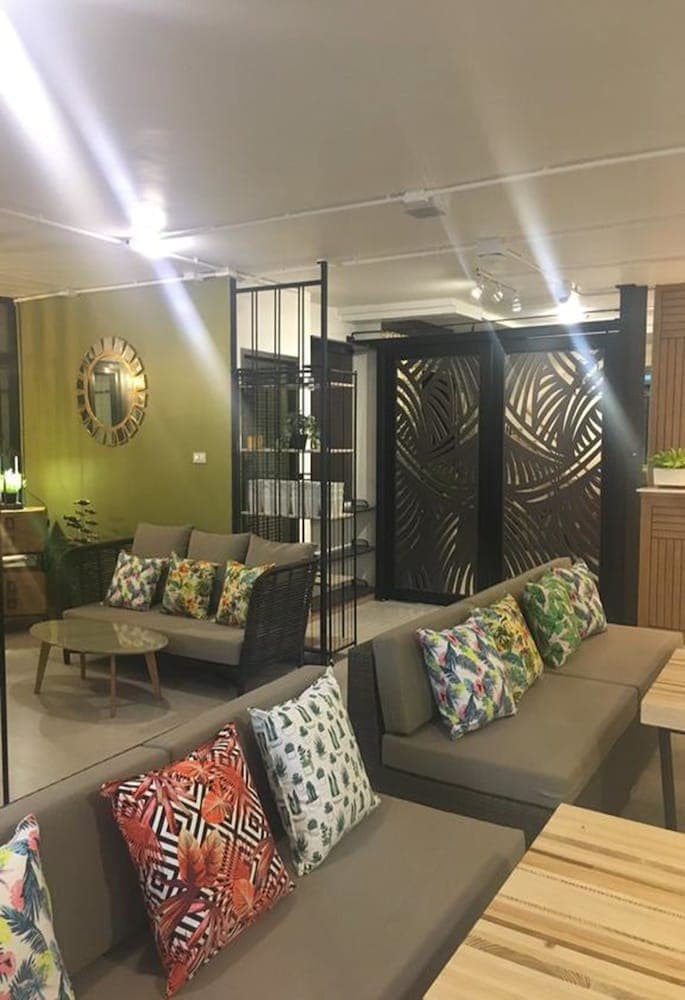 Bangkok Saran Poshtel, Lobby sitting area, photo 4