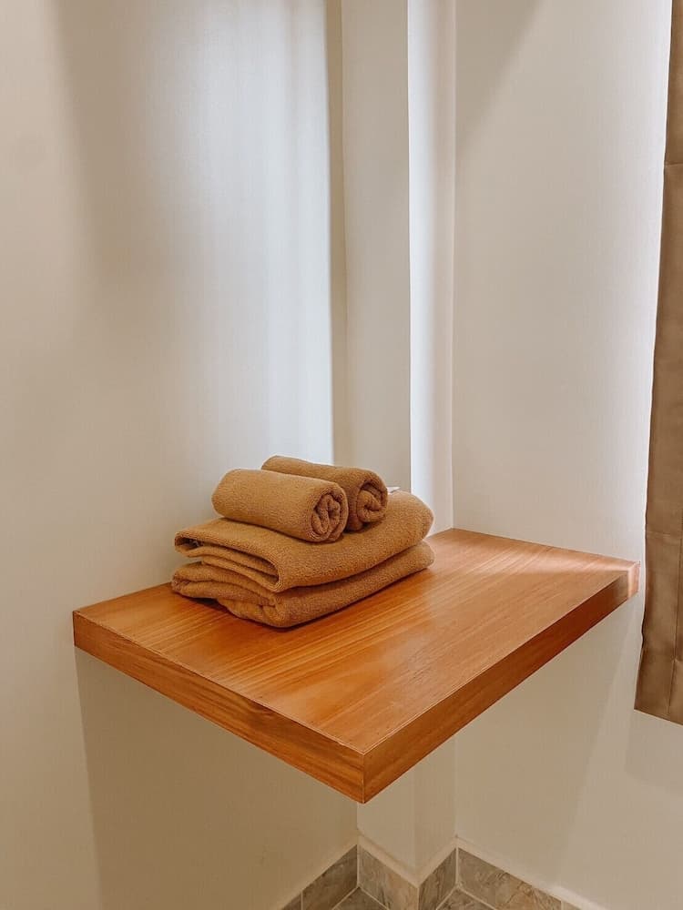 타창 에어포트 호텔 객실 사진 2