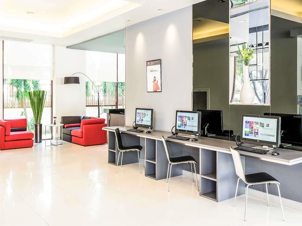 ibis Bangkok Sukhumvit 4, Lobby sitting area, photo 3