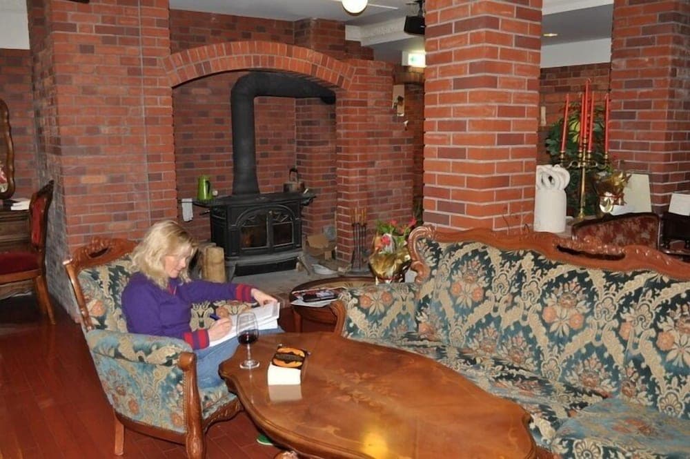 Niseko Freedom Inn, Lobby sitting area, photo 2