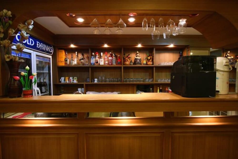 Honey House 2, Reception, photo 3