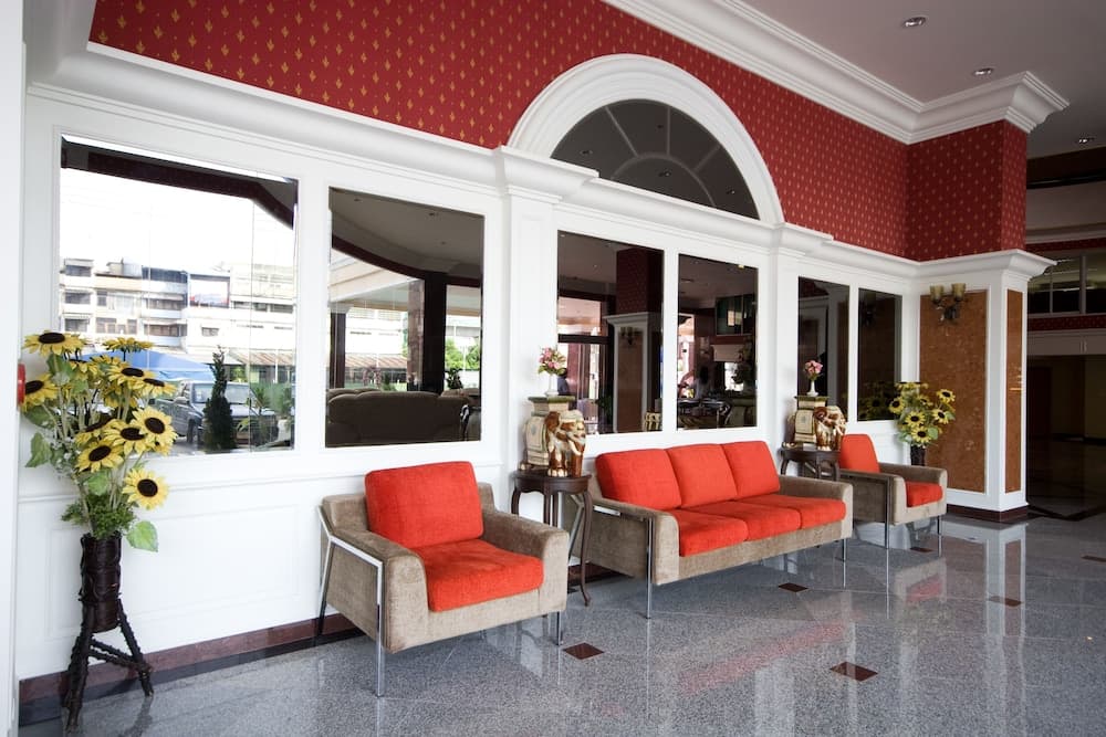 Convenient Park Bangkok Hotel, Lobby sitting area, photo 3