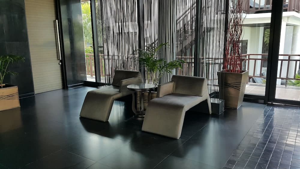 Z Through by The Zign, Lobby sitting area, photo 5