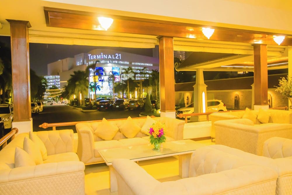 Thai Garden Resort, Lobby sitting area, photo 3