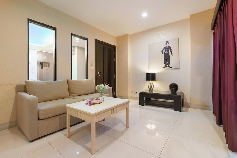 iCheck inn Residence soi 2, Lobby sitting area, photo 3