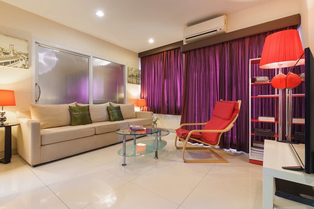iCheck inn Residence soi 2, Lobby sitting area, photo 4
