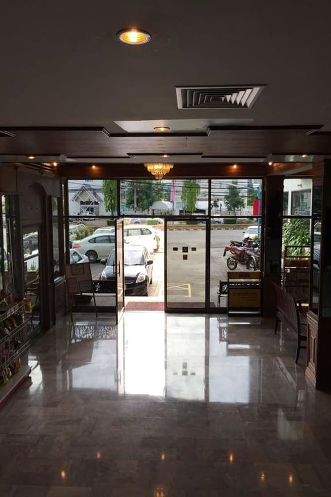 U-Thong Hotel, Interior entrance, photo 2