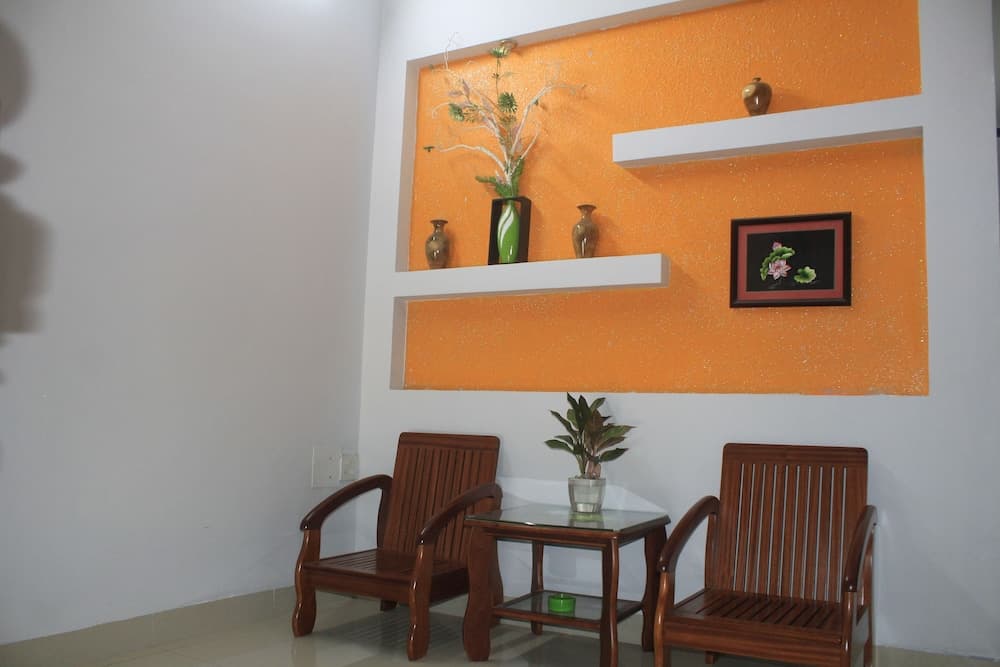 Mai Tra Hotel, Lobby sitting area, photo 4
