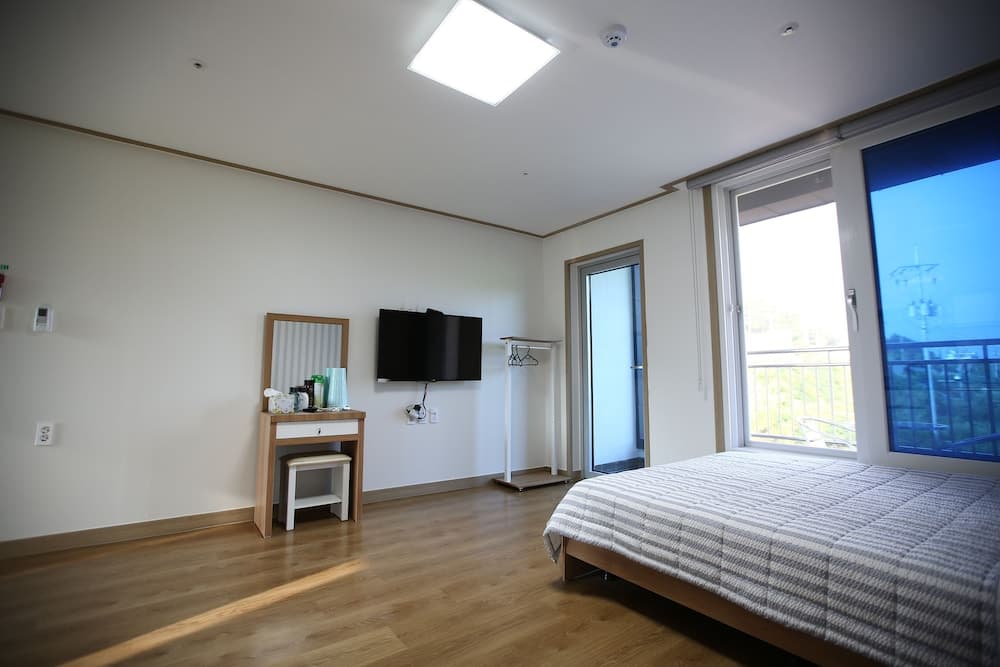 Flora Hostel Pension, Room, photo 3