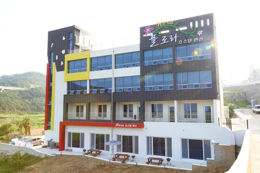 Flora Hostel Pension, Primary image, photo 1