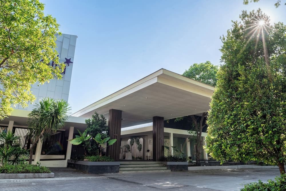 Estrella Hotel & Conference, Interior entrance, photo 2