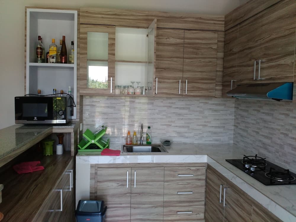 Villa Kubuku, Private kitchenette, photo 4