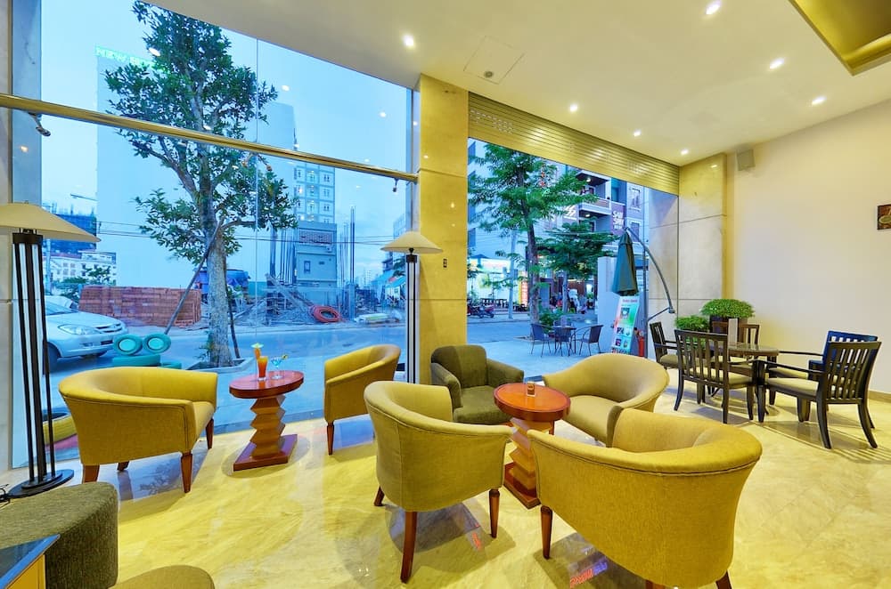 Ronal Hotel, Lobby sitting area, photo 3