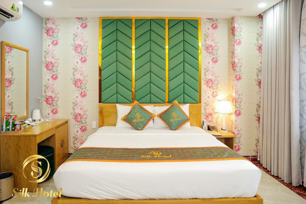 Silk Hotel, Primary image, photo 1