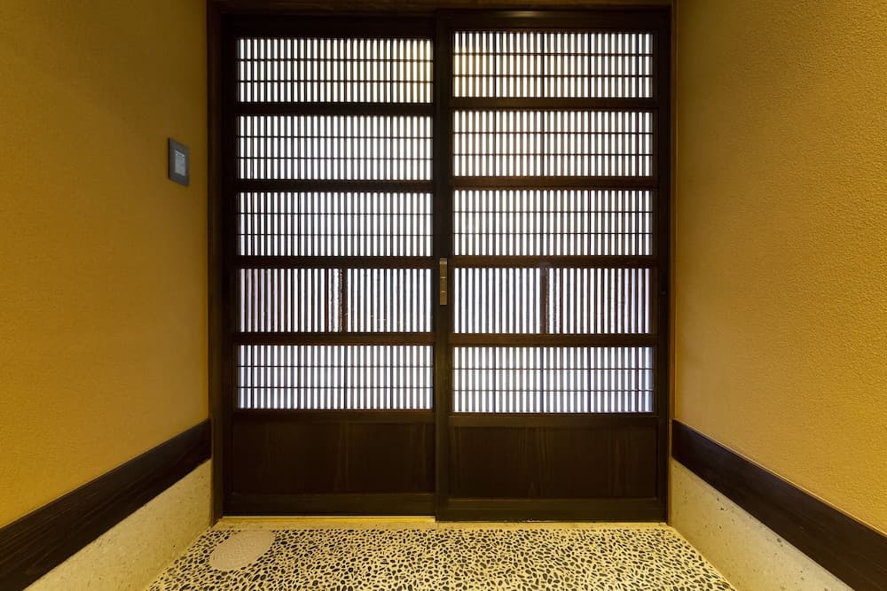 Higashiyama Sho, Interior entrance, photo 2