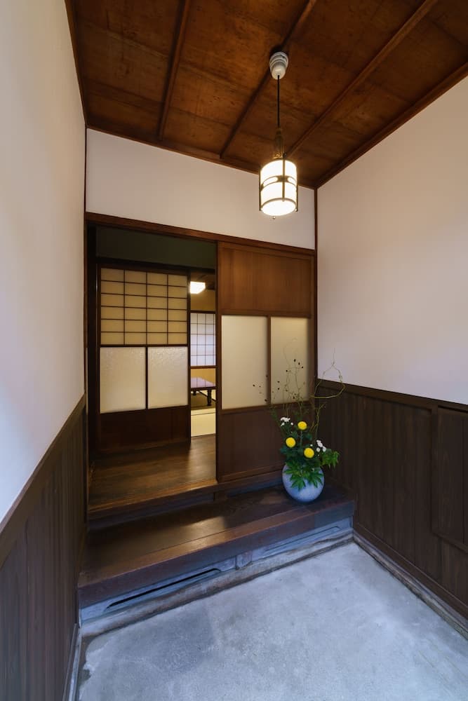 Sofuan, Interior entrance, photo 2